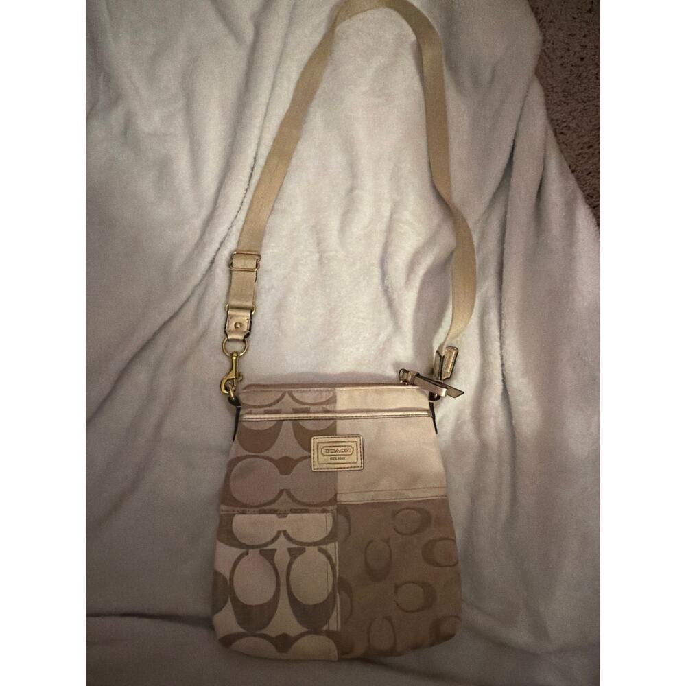Vintage Coach Y2K Patchwork Signature Swingpack Crossbody Bag Beige Gold - Picture 2 of 7